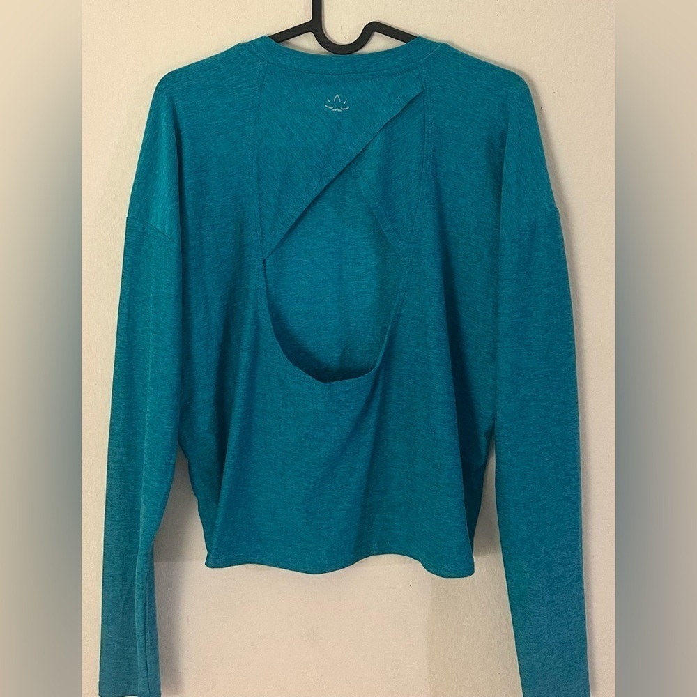 Beyond Yoga - Featherweight Open Space Pullover - Peacock Blue SMALL